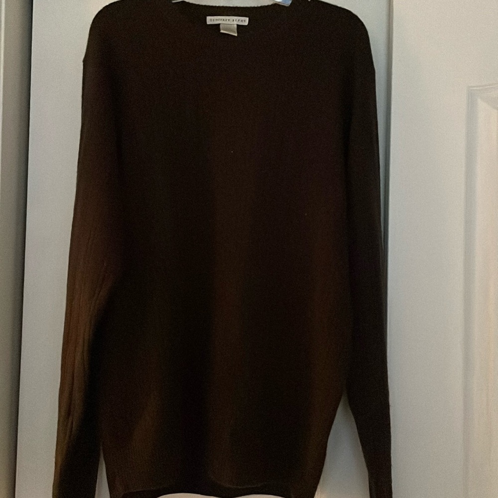 Geoffrey Beene men’s sweater.  Soft medium weight, size large.